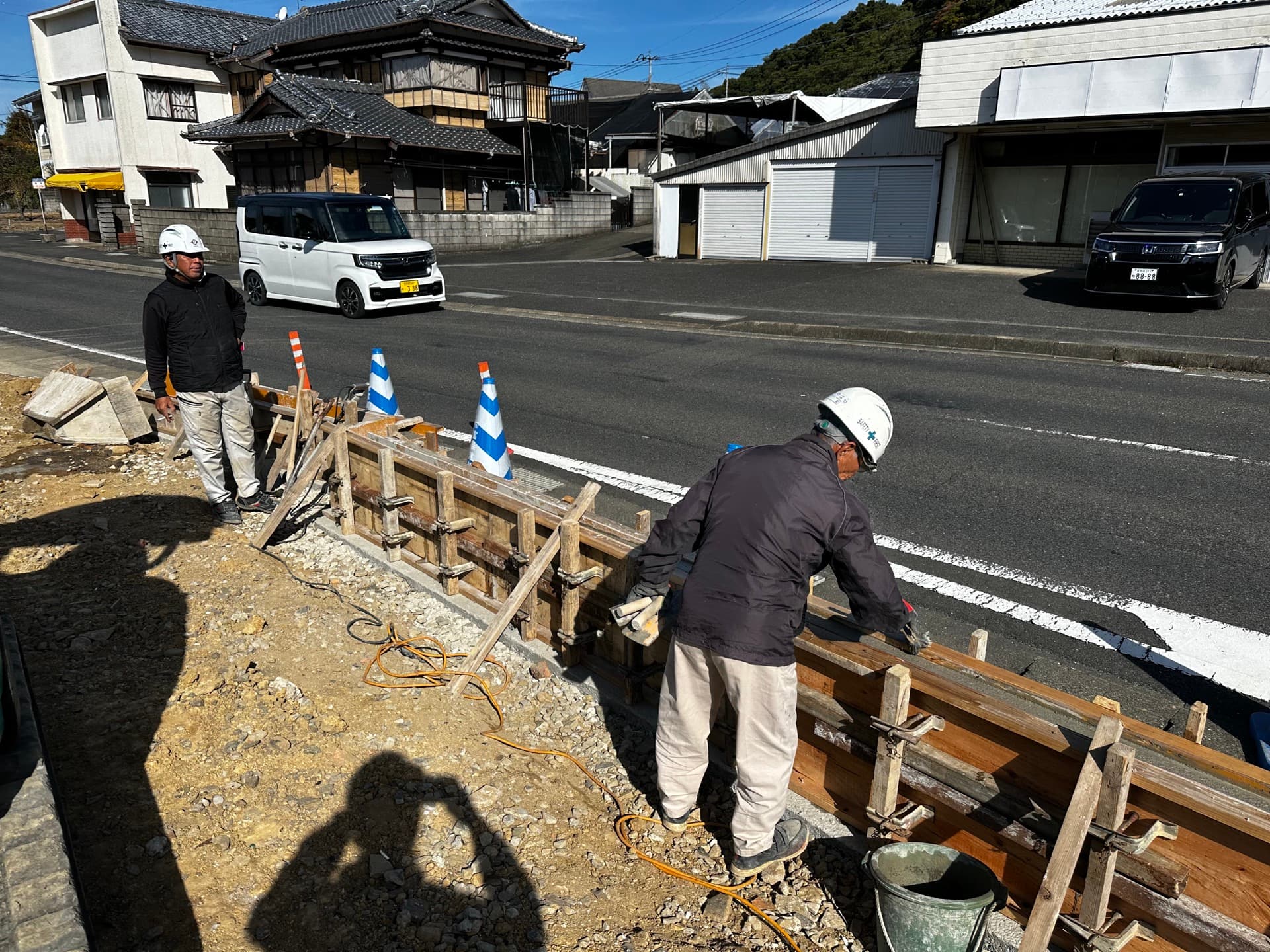市内 道路型枠・舗装工事